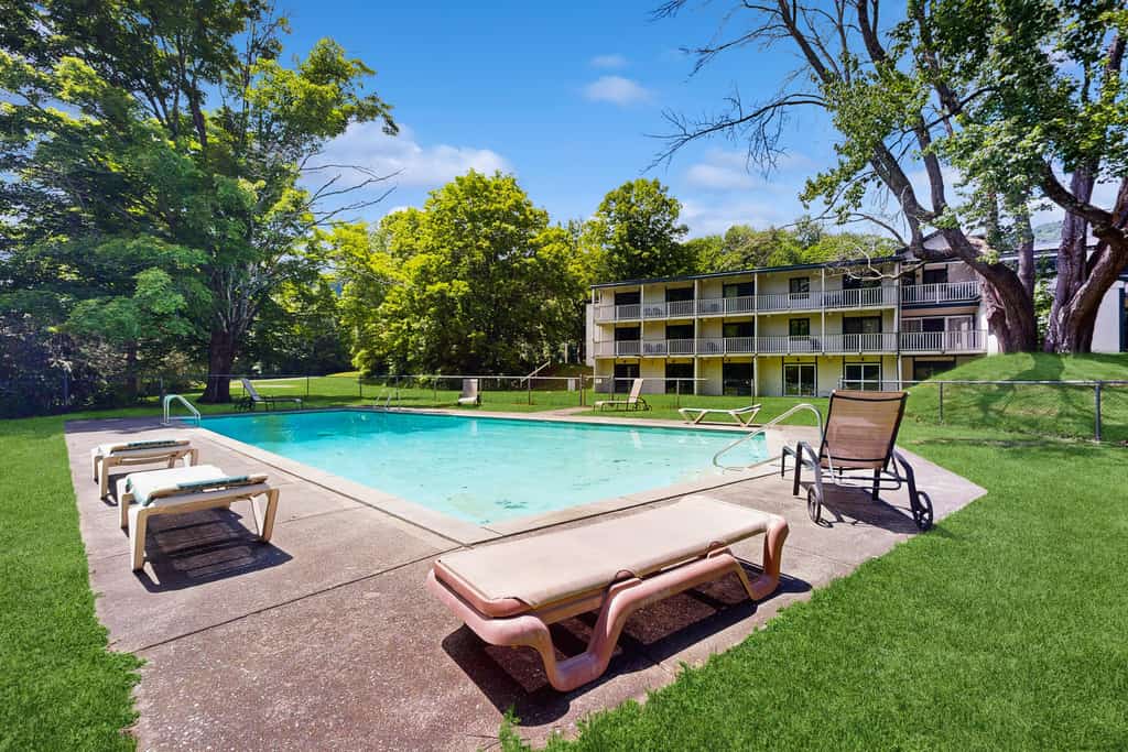 Four Season Condo:  ski, hike, golf, mountain bike & seasonal pool
