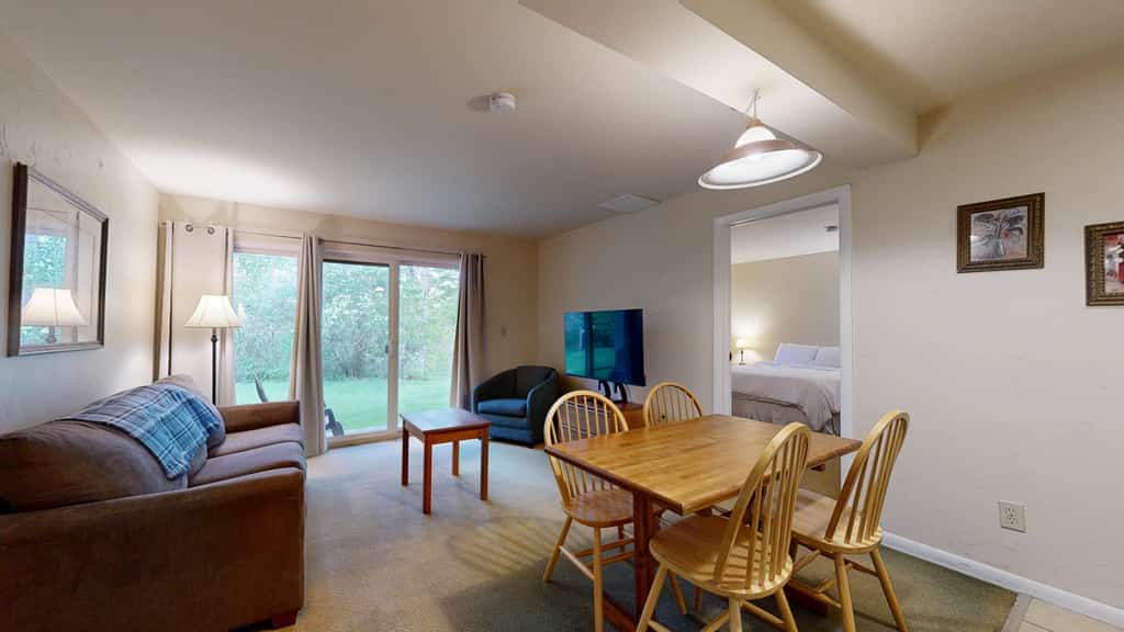 Four Season Condo:  ski, hike, mountain bike & seasonal pool