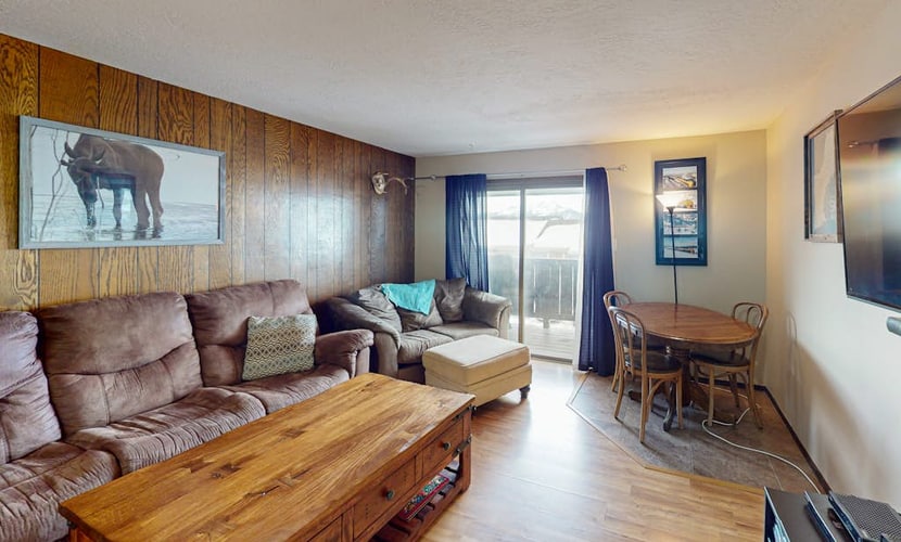 Snowbird-friendly condo with pool, hot tub & fitness room - near hiking & Dillon