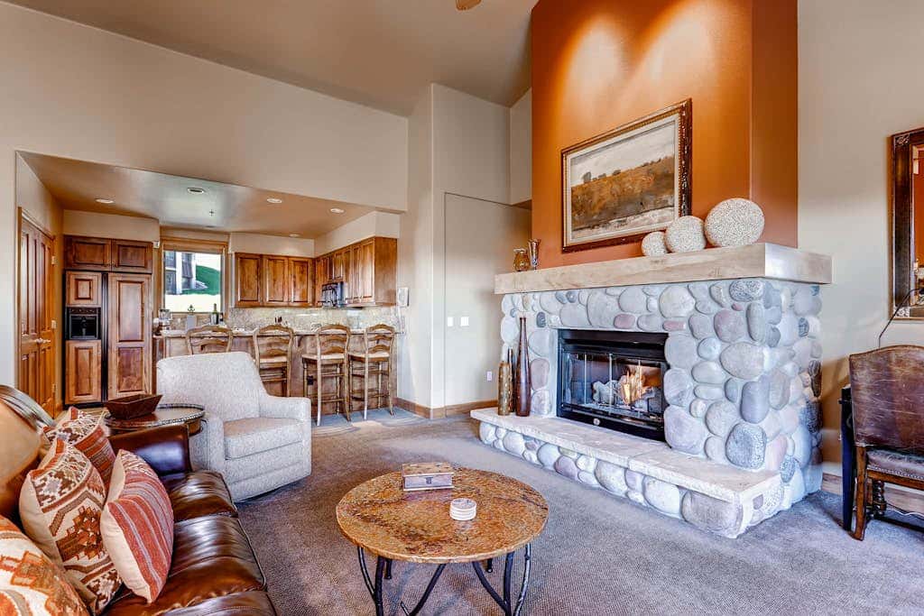 Christie Club 336