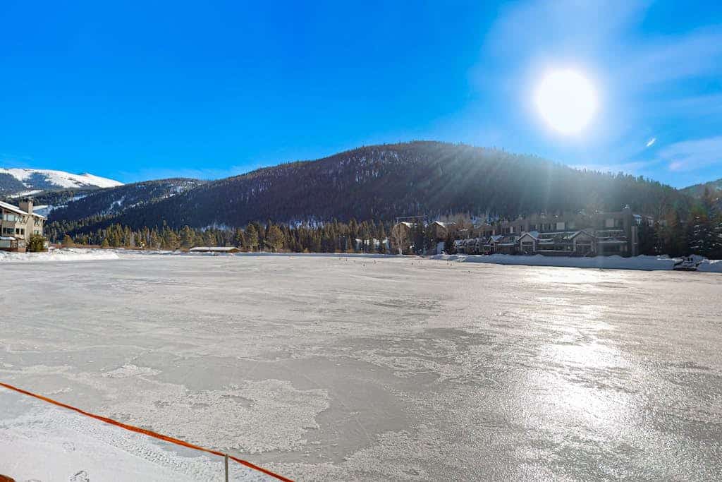 Cozy Studio with Lake and Mountain Views, Ski Access, Bike Trails, and Hot Tub