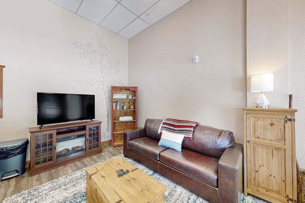 Lakefront Keystone Studio