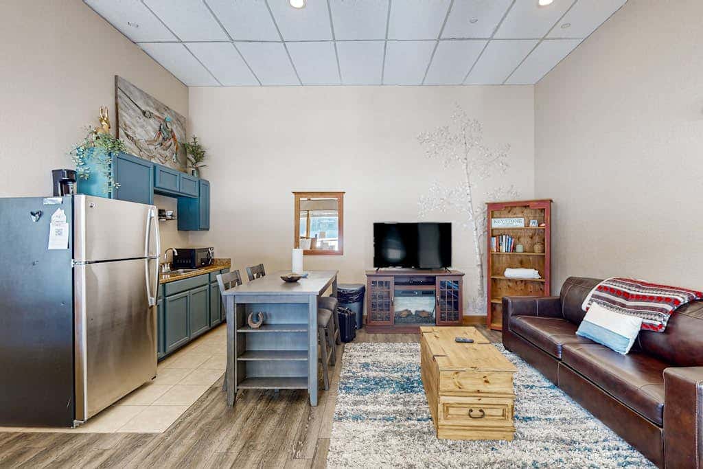 Lakefront Keystone Studio