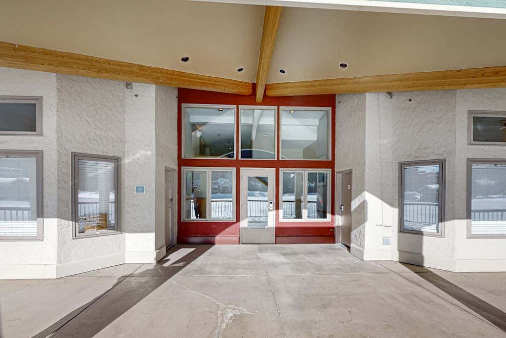 Lakefront Keystone Studio