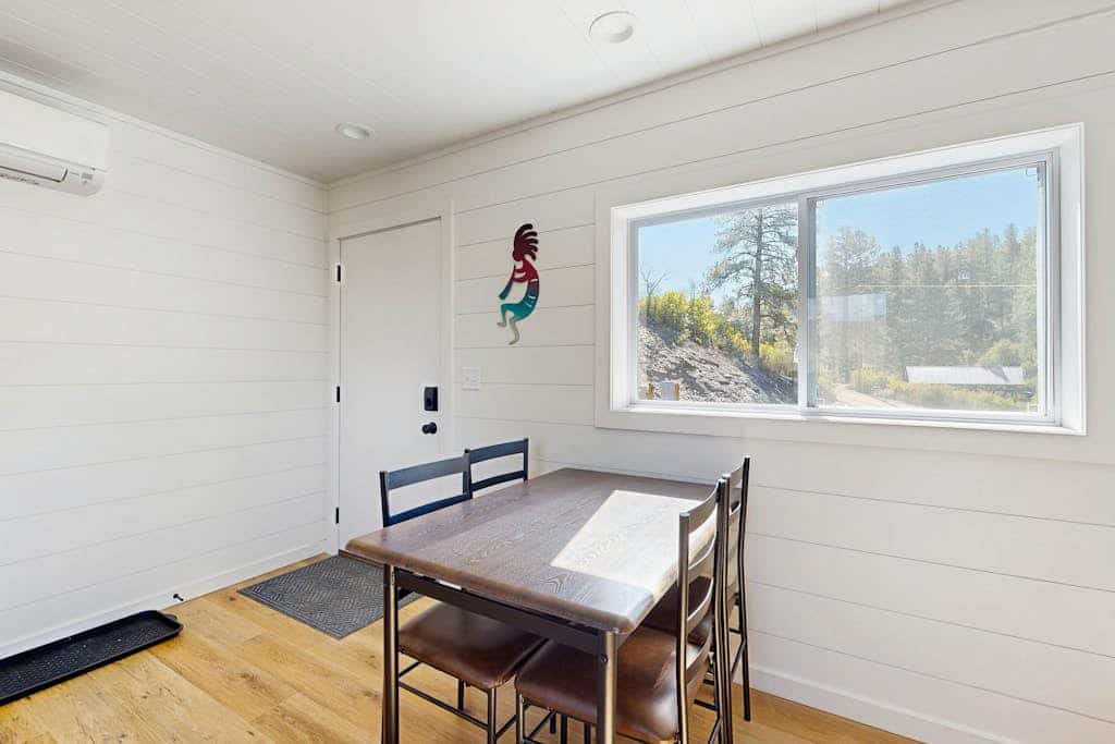 Secluded Southwest Soul: Trails, Views, & Remote Work Ready