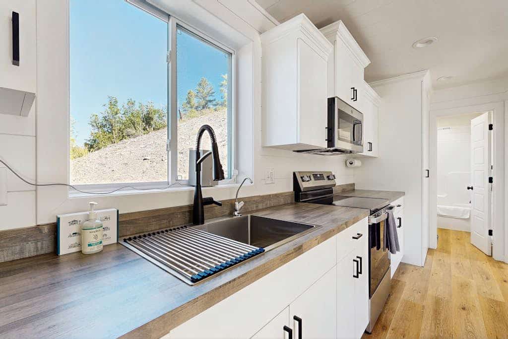 Secluded Southwest Soul: Trails, Views, & Remote Work Ready