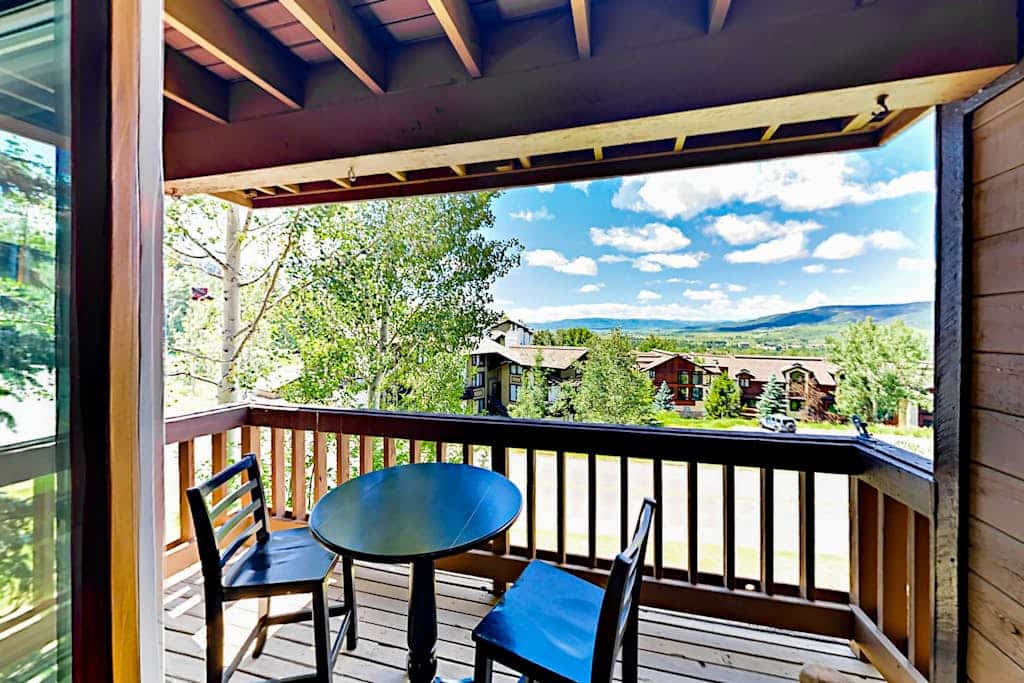 Beautiful Steamboat home near the lifts with year-round hot tub & private W/D