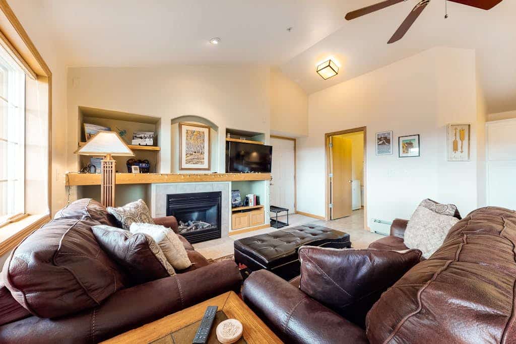 Comfortable mountain home close to Steamboat Resort with washer/dryer