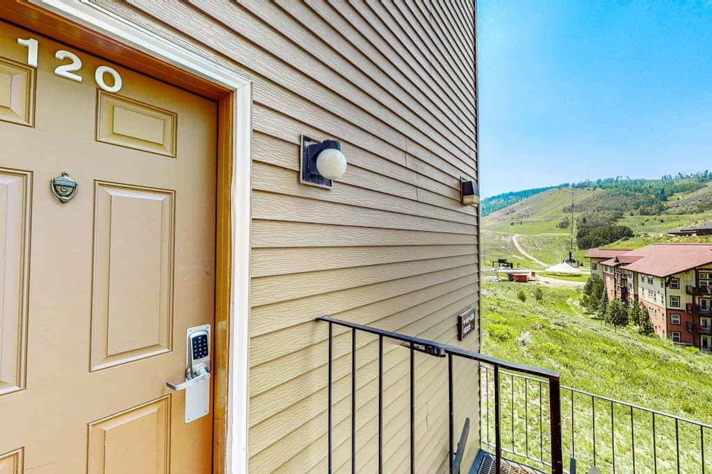 Mountainside 120