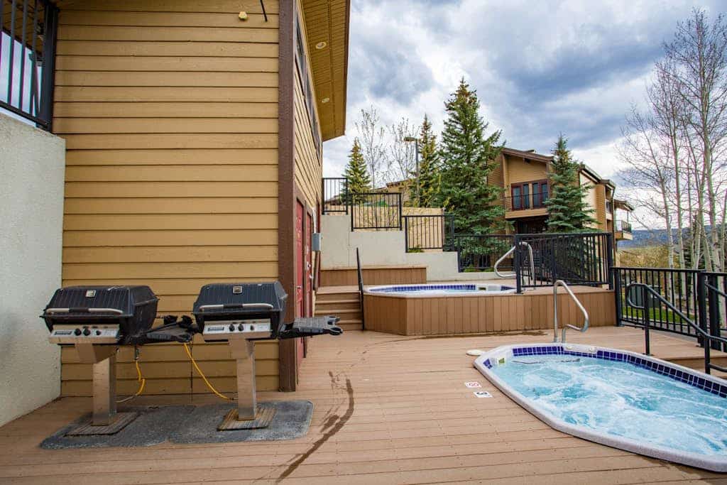 Family vacation condo - close to the resort with two hot tubs on-site