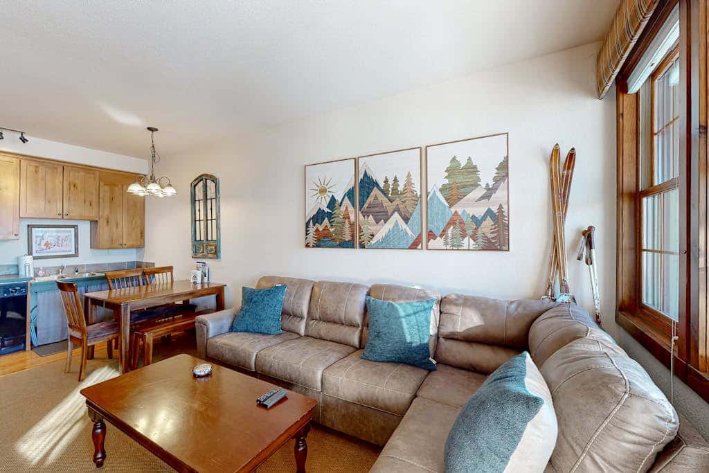 Kicking Horse Lodges 5-102