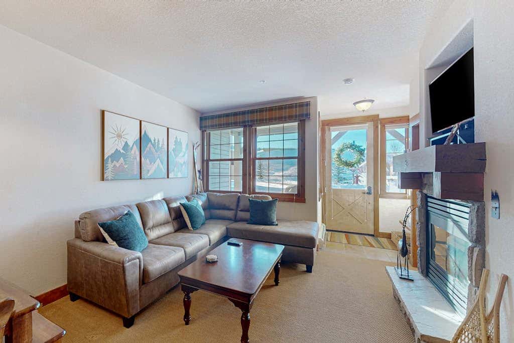 Kicking Horse Lodges 5-102