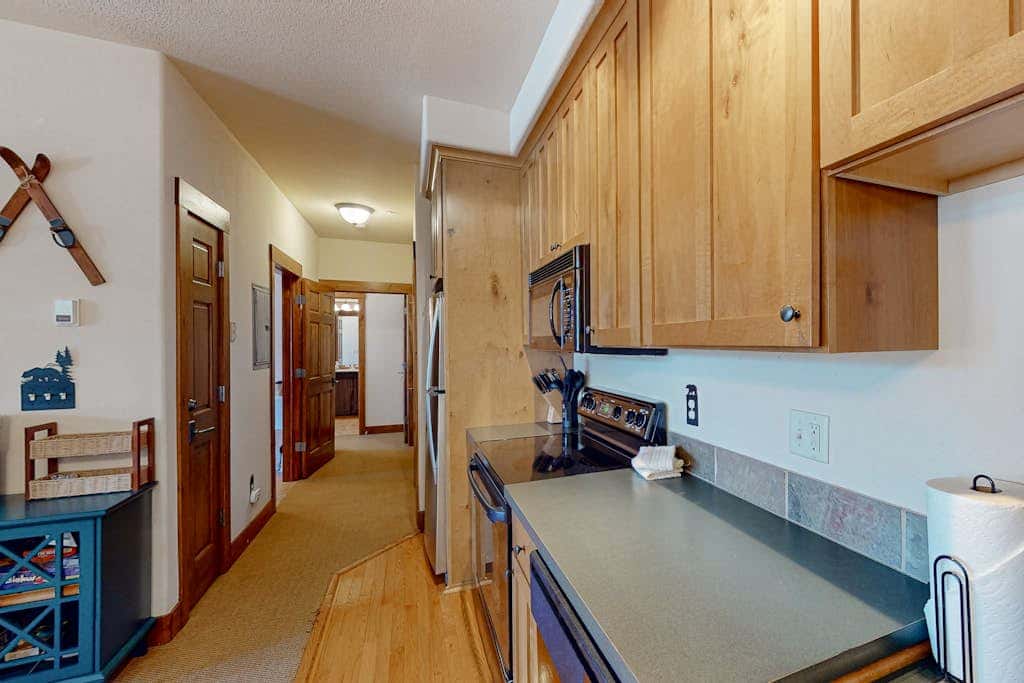 Kicking Horse Lodges 5-102