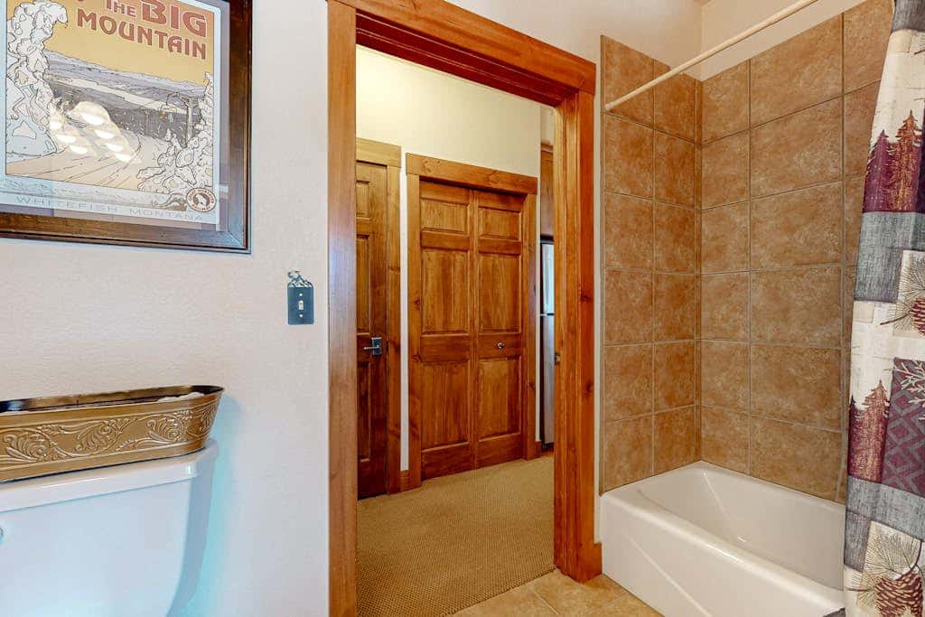 Kicking Horse Lodges 5-102