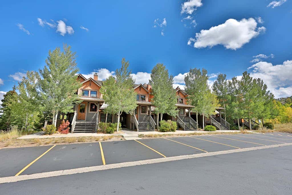 Kicking Horse Lodges 5-102