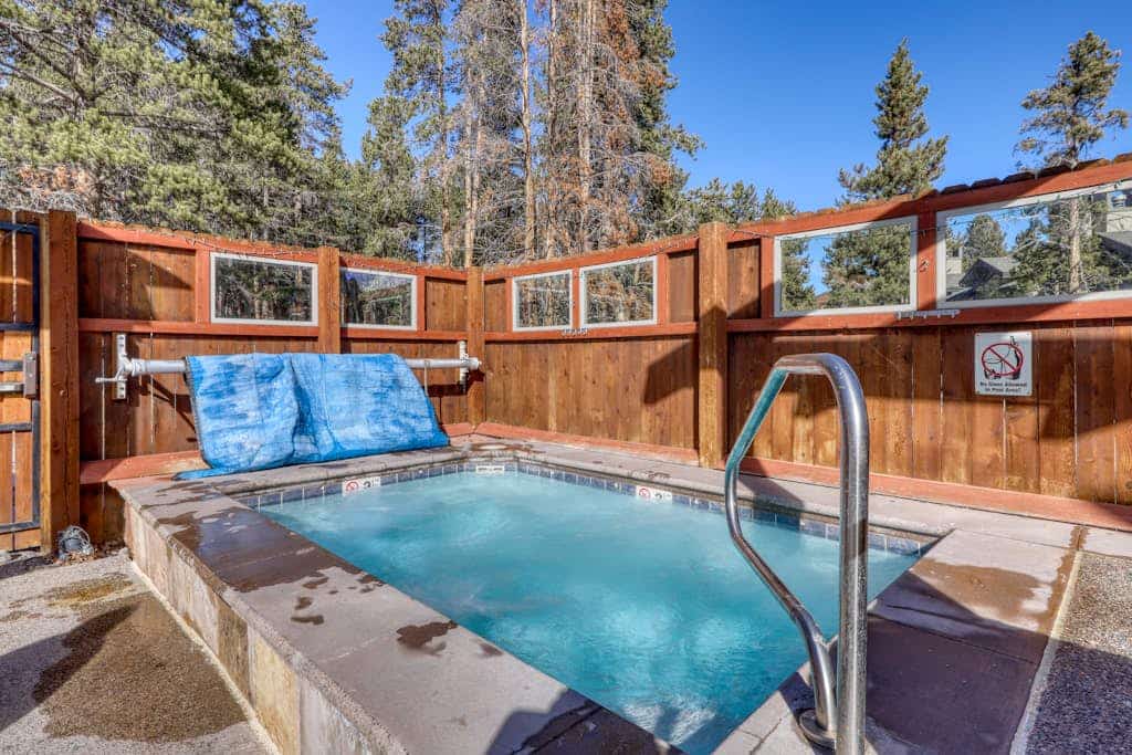 Convenient, walk-to-lifts retreat with heated indoor/outdoor pools & hot tubs