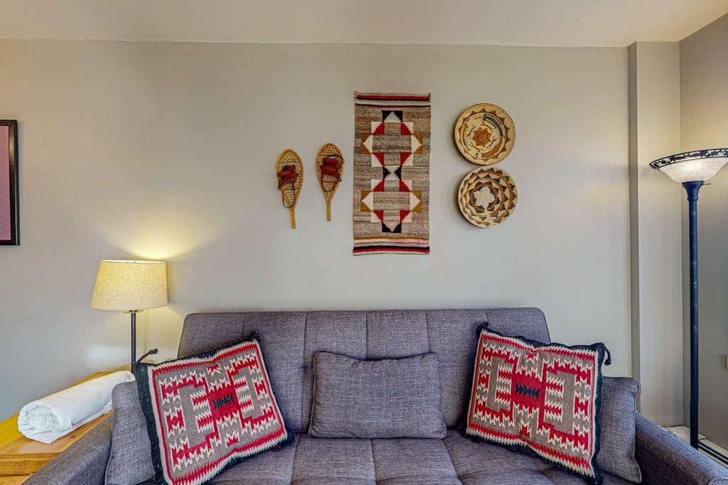 Walk to Slopes from Cozy Condo with Pool, Hot Tub, & Fitness