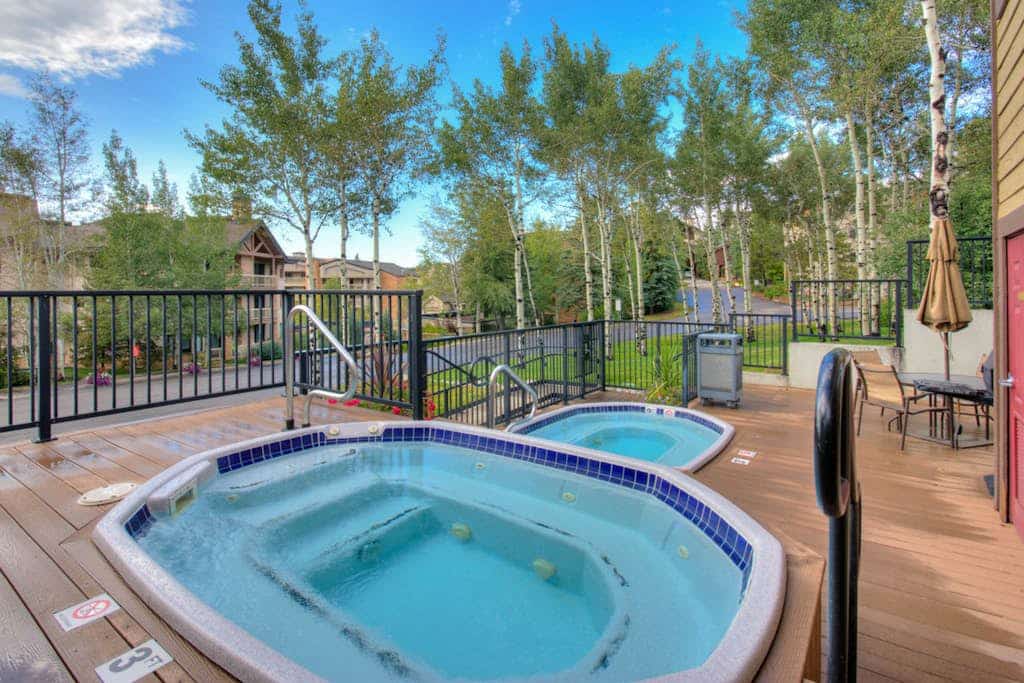 Large, inviting home with fabulous valley views, hot tubs & grills