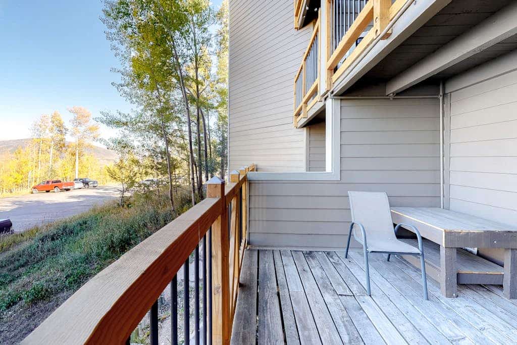 Mountain View Condo Near the Shuttle with Fireplace, WiFi & Shared Pool/Hot Tub
