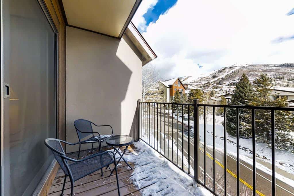 Top-floor mountain-view condo, steps from the gondola with pool & hot tub