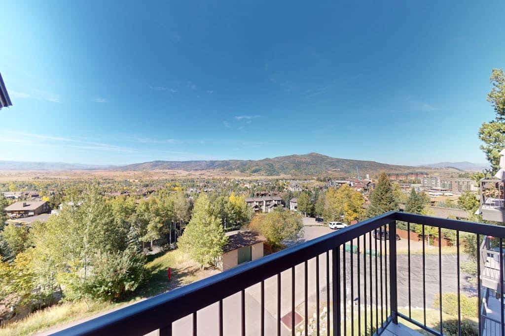 Steamboat Springs condo with great views, free shuttle, fireplace, & hot tubs