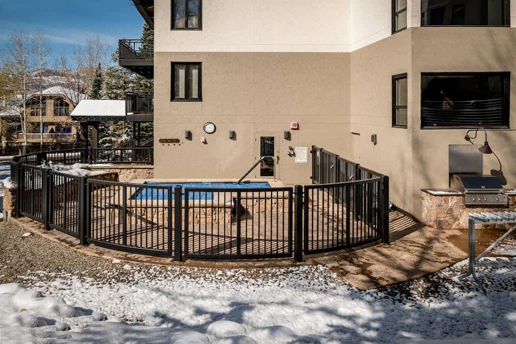 Beautifully updated ski-in/ski-out condo with fireplace, WiFi, & hot tub