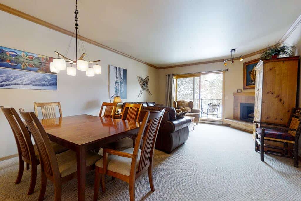 Charming condo just steps to base area w/shared pool, hot tub, free WiFi