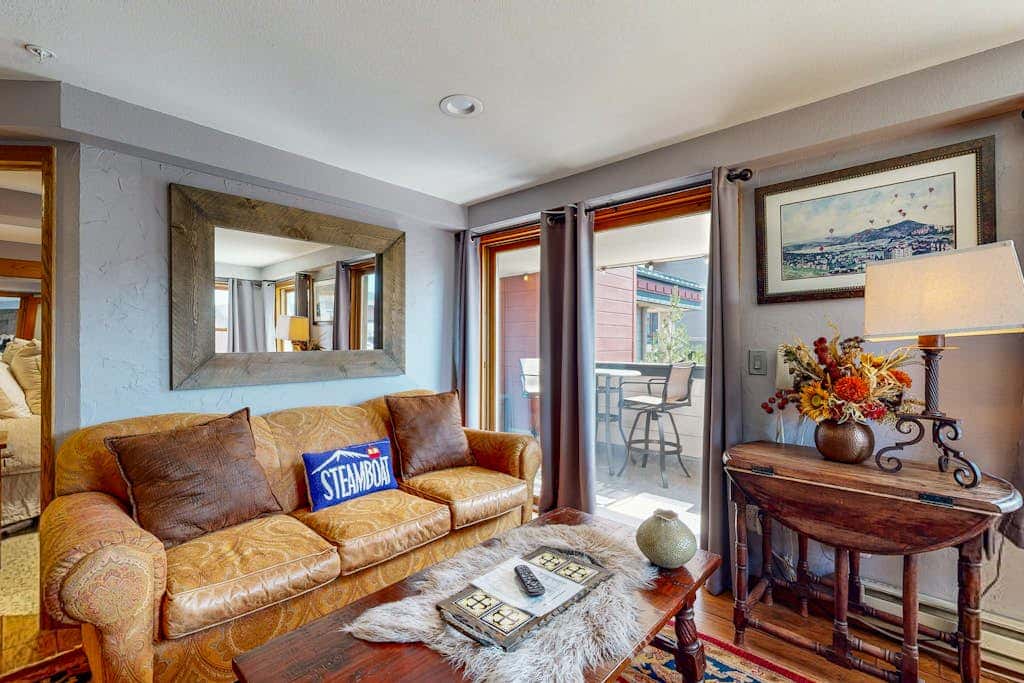 Torian Plum Plaza 207