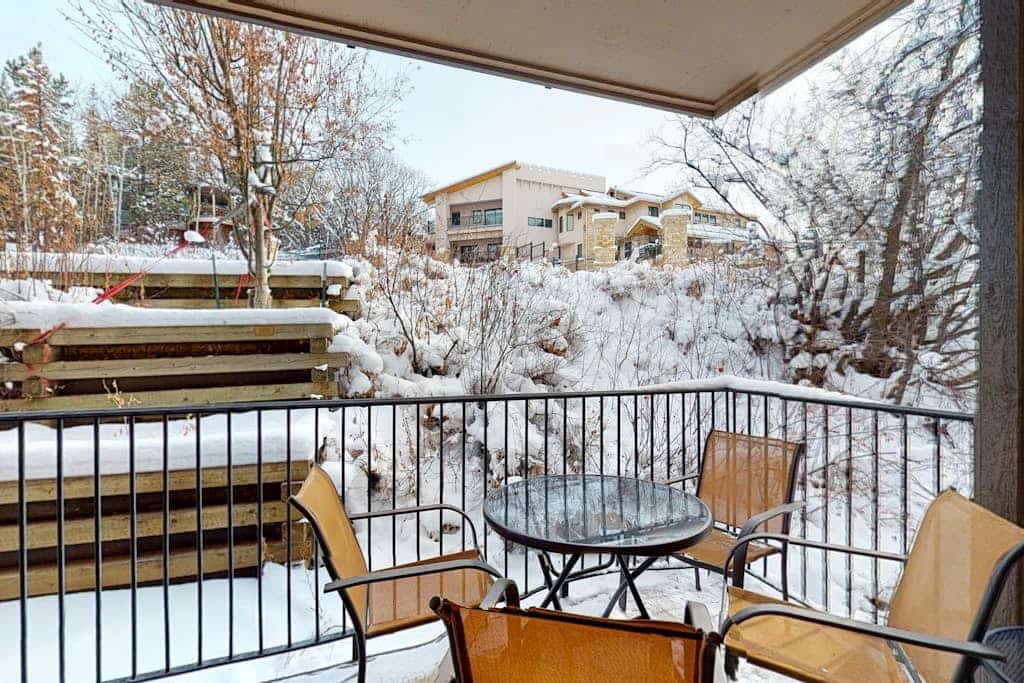 Charming mountain getaway w/ upgraded furnishings & easy access to trails