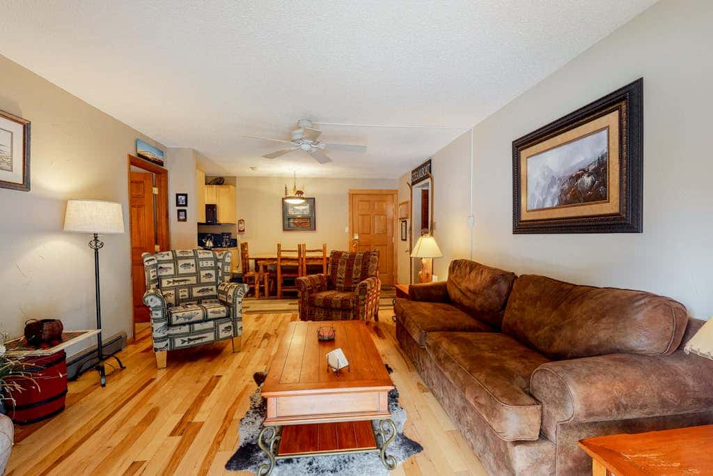 Ski Inn 335