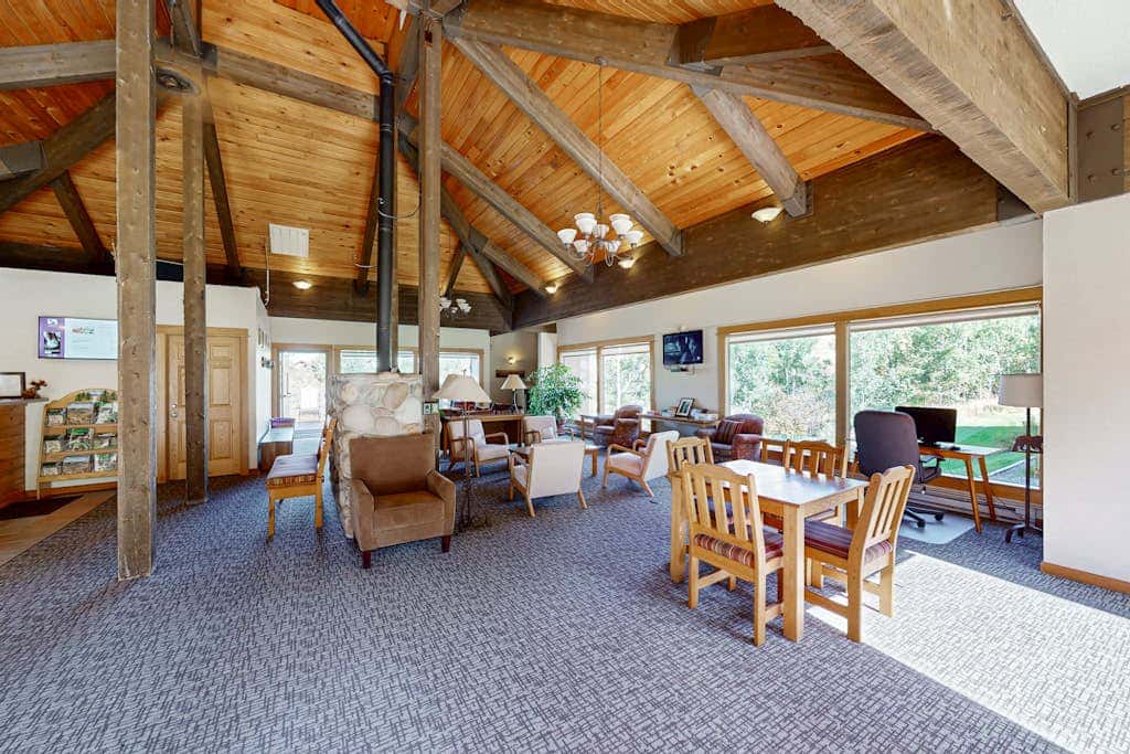 Ski Inn 335