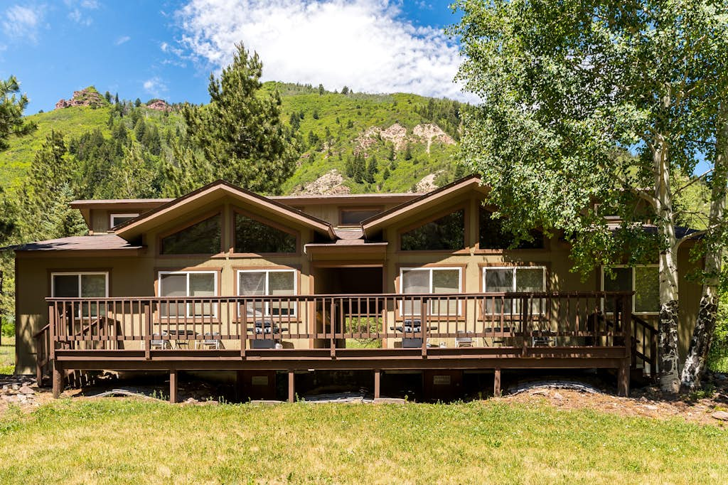 Three Sisters Peak Cabin at Filoha Meadows