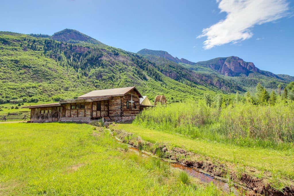 Three Sisters Peak Cabin at Filoha Meadows