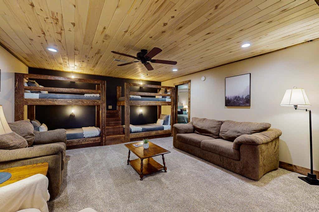 Pioneer Ridge Apartment