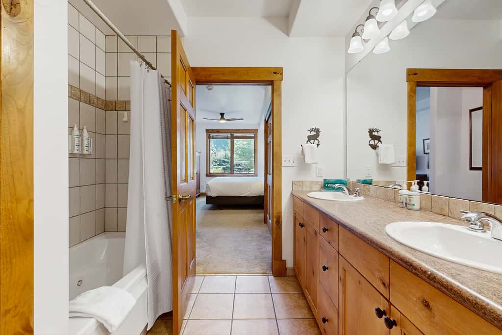 Timberline Lodge 2206