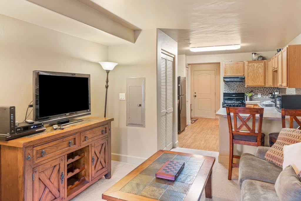Spacious Steamboat studio near skiing with pool, hot tubs, gym & W/D