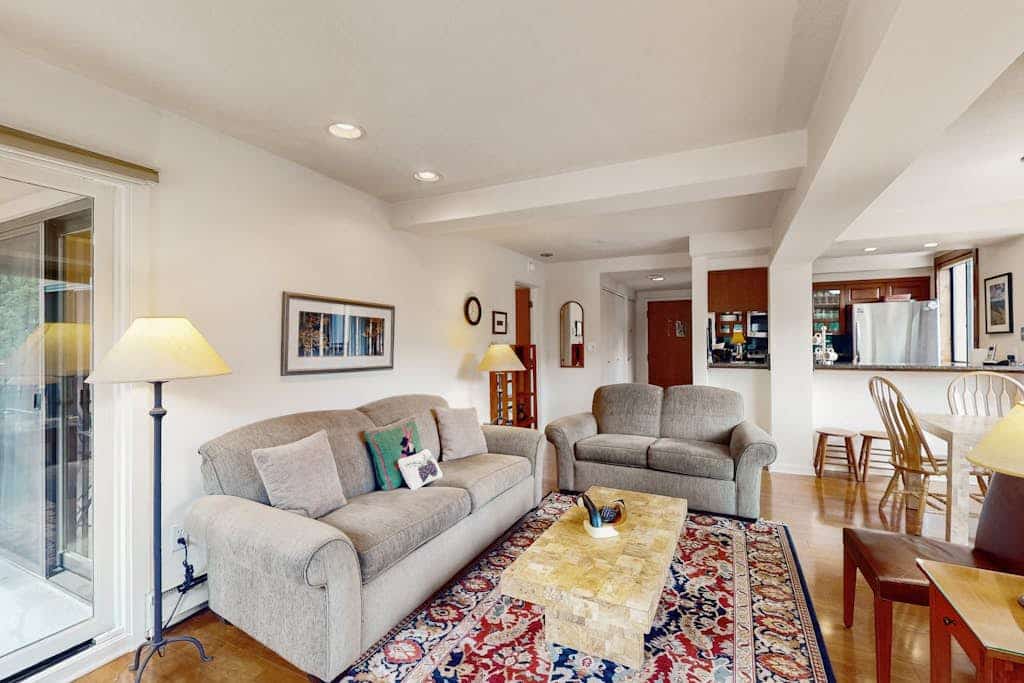 Chic mtn-view condo near golf & Nordic center with pool, hot tub, game room
