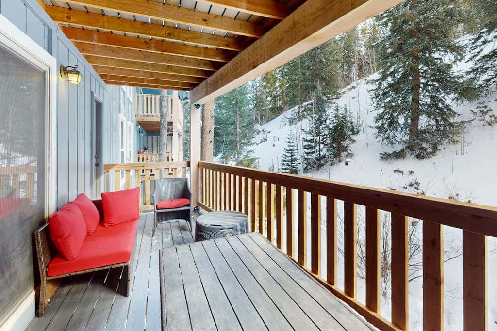 Lucky Adventure Lodge