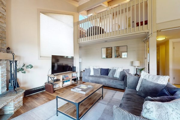 Stunning Mountain-View Snowmass Condo with Pool, Hot Tub & Sauna, AC