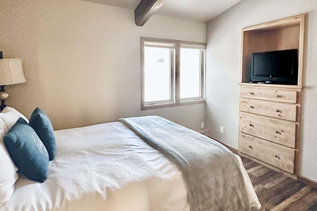 Snowmass Village 19E