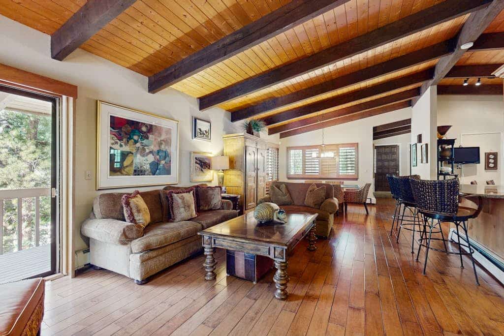 Fantastic Aspen Gem Near Downtown w/ Free WiFi, Large Deck & Skiing Nearby