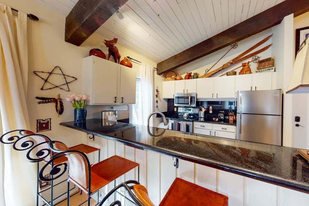 Peaceful Woodbridge Hideaway 14C