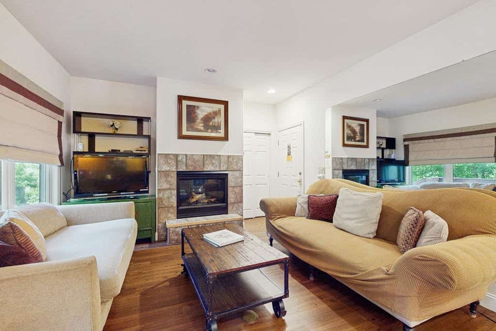 Beautiful, waterfront condo w/ an updated interior and a gas fireplace