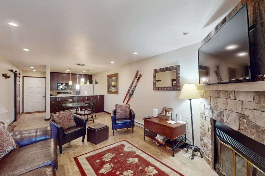 Renovated condo in Breckenridge near skiing with free WiFi & washer/dryer