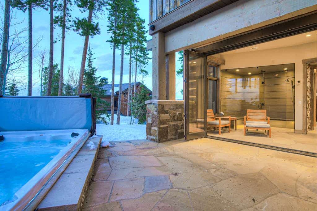 Wonderful Ski-In/Ski-Out Home w/Private Hot Tub, Shared Pool, Free WiFi, W/D