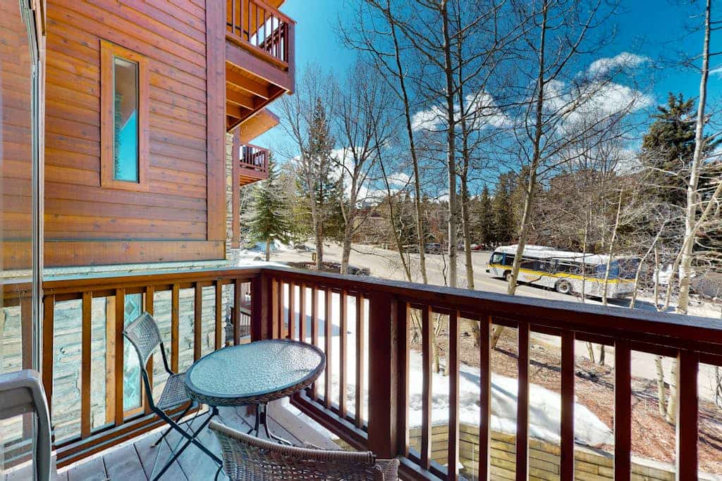 Upgraded ski condo with fireplace, hot tubs, & gym