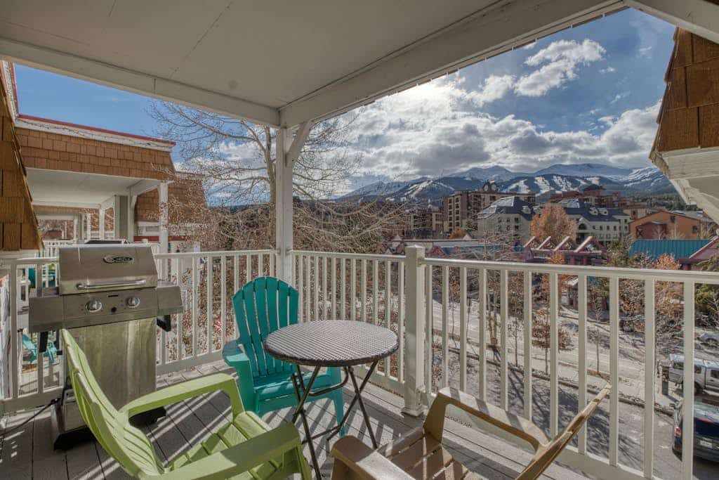 Heart of Breckenridge: Mountain Views, Walk to Lifts