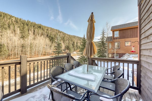 Modern luxury in dog-friendly home with hot tub and mountain views