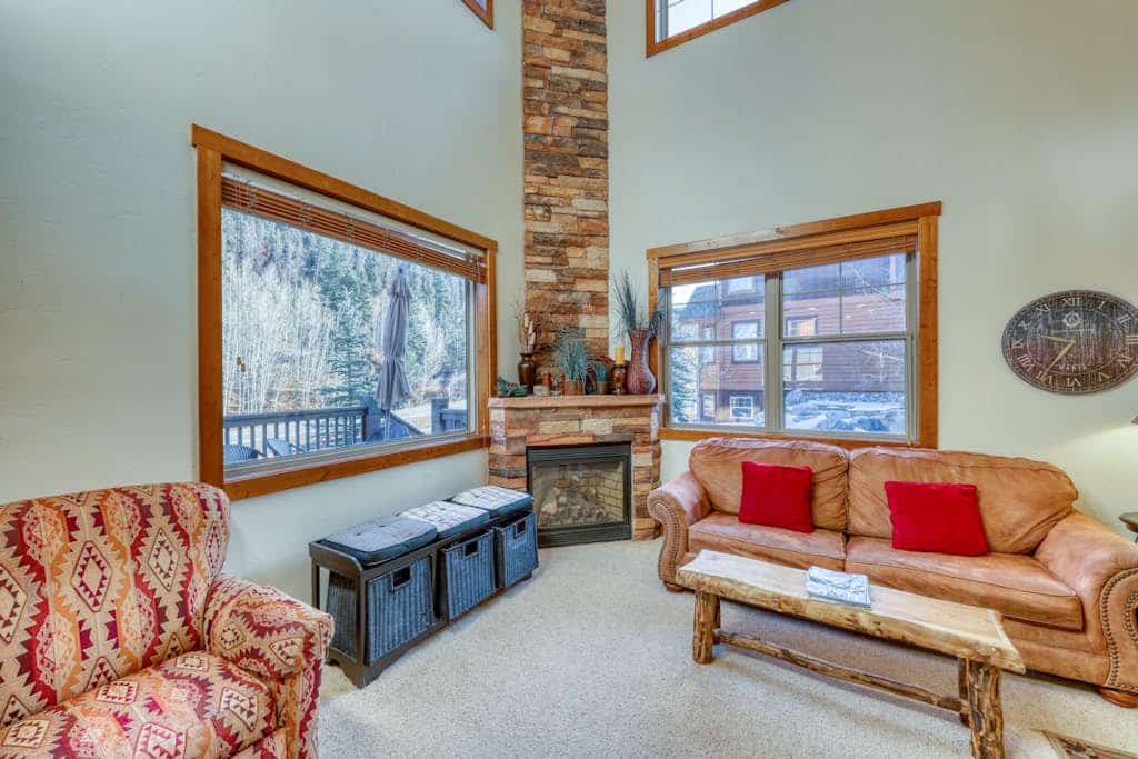 Modern luxury in dog-friendly home with hot tub and mountain views