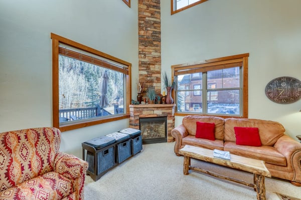 Modern luxury in dog-friendly home with hot tub and mountain views